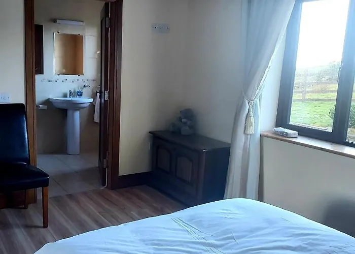 לינה וארוחת בוקר Ros Na Gcloch